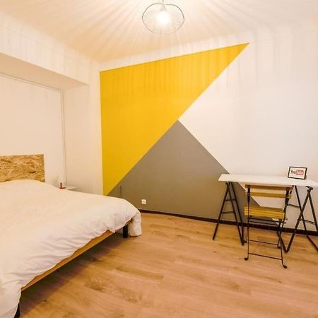 Charmant Logement Plein Pied Au Coeur Du Village Кастелькюлье Экстерьер фото