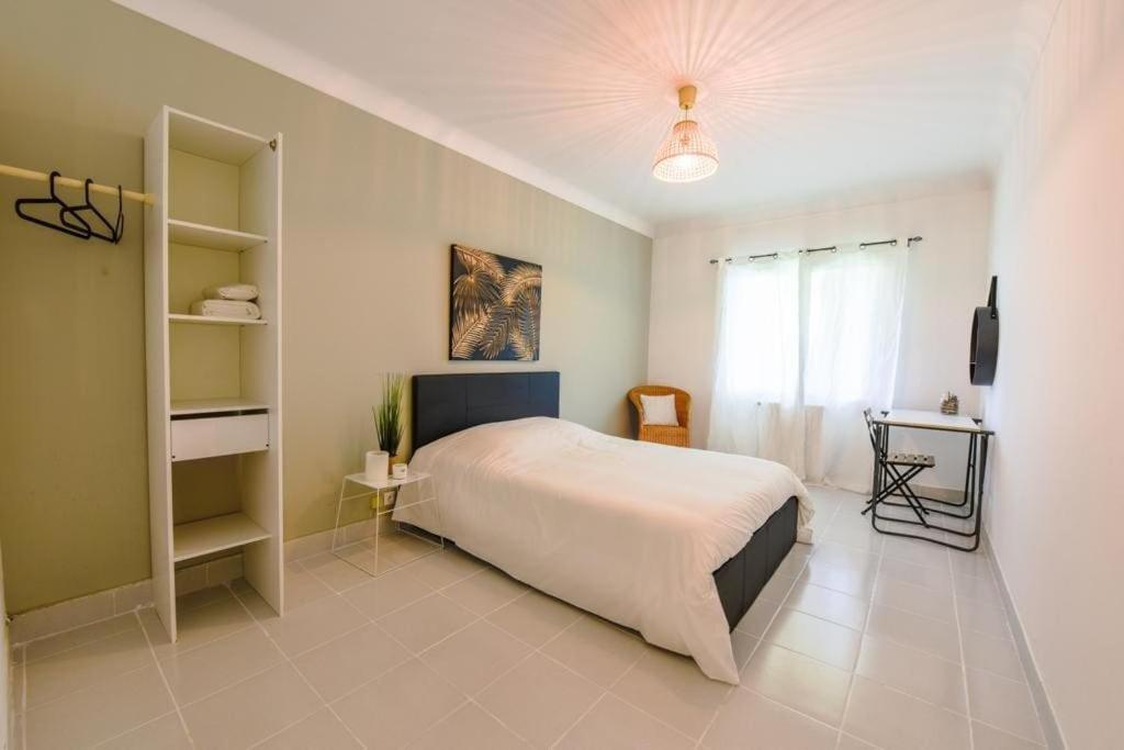 Charmant Logement Plein Pied Au Coeur Du Village Кастелькюлье Экстерьер фото